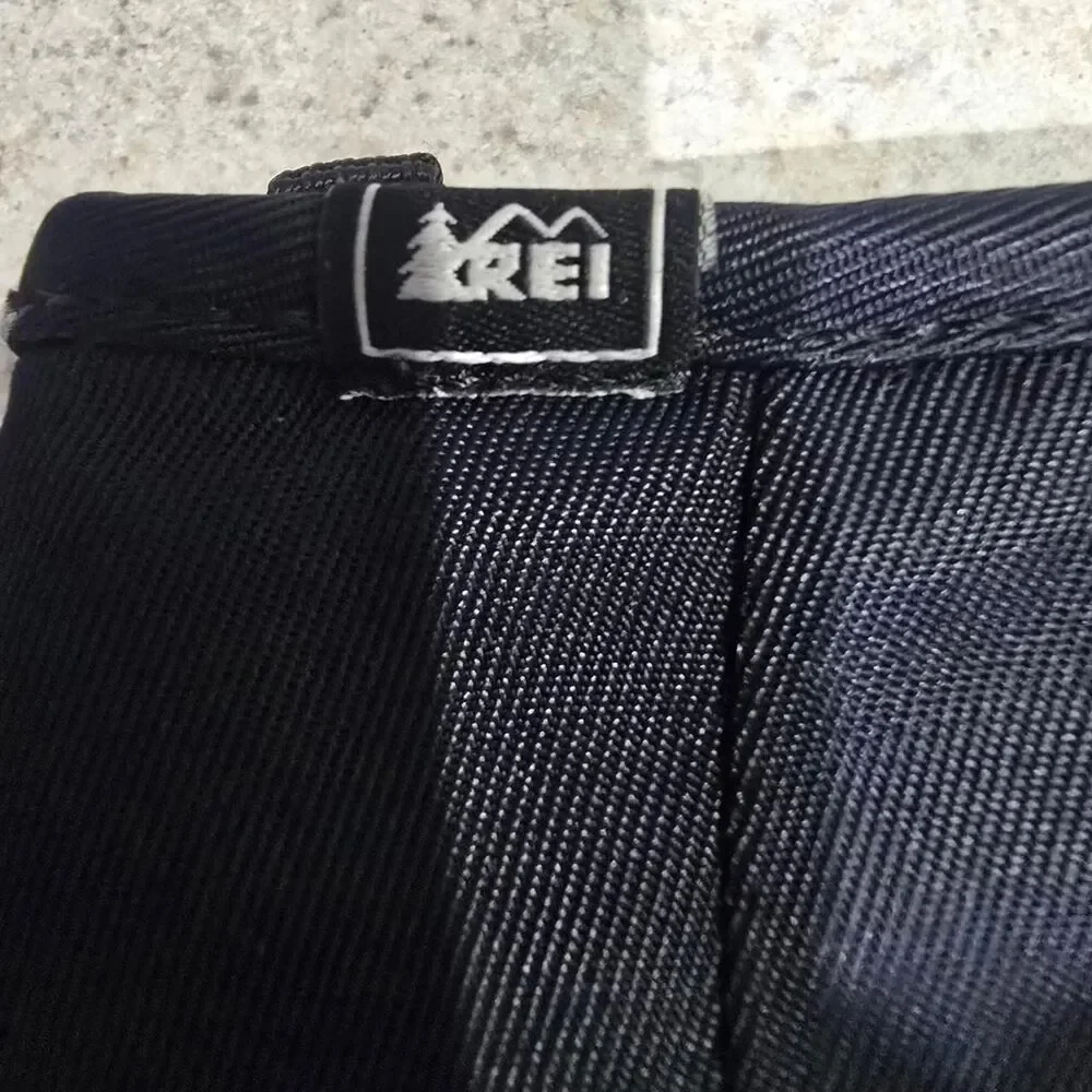 REI CO-OP black zippered pouch wallet with multiple cardholder and coin pouch